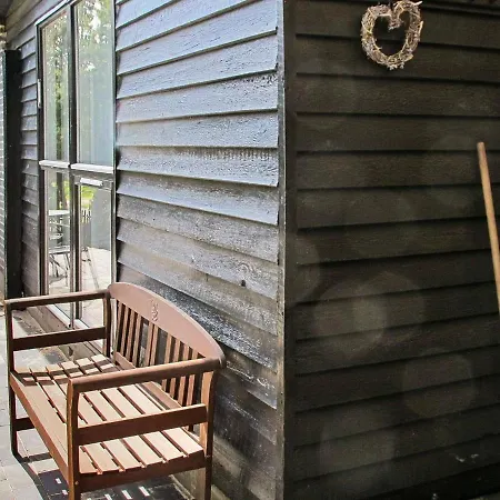 Two-bedroom Holiday In 33