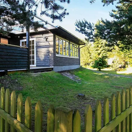 Two-bedroom Holiday In 33